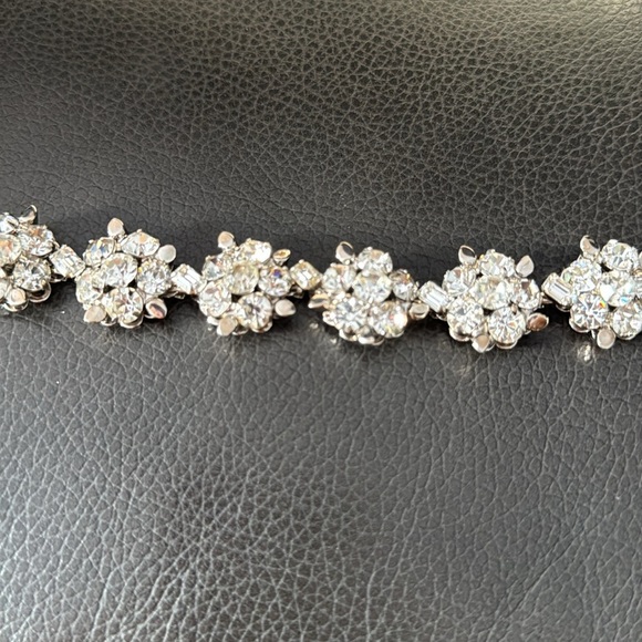 Vintage crystal silver floral bracelet. Snap clasp. - Picture 1 of 4